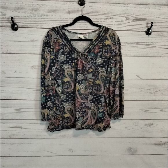 "Roman's" woman's shirt   - Picture 1 of 8